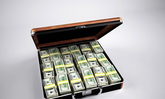 Ile trzeba odkładać żeby mieć milion? Ile trzeba odkładać żeby mieć milion?