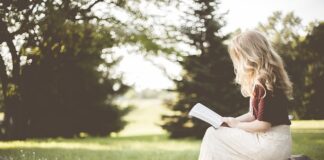 Kto sprawdza książkę przed wydaniem?