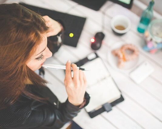 Czy praca biurowa jest nudna?