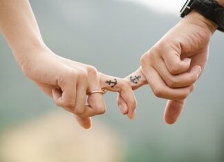 Czy i dlaczego relacje wybranej firmy z jej klientami są ważne w kontekście zarządzania strategicznego? Czy i dlaczego relacje wybranej firmy z jej klientami są ważne w kontekście zarządzania strategicznego?