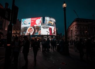 Czy na dole wyszukiwarki może pojawić się reklama? Czy na dole wyszukiwarki może pojawić się reklama?