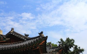 Co akredytacja zapewnia personelowi?