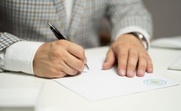 Kto podpisuje certyfikat? Kto podpisuje certyfikat?