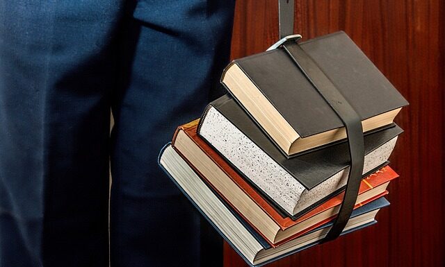 Czy egzamin CAE uprawnia do nauczania angielskiego?