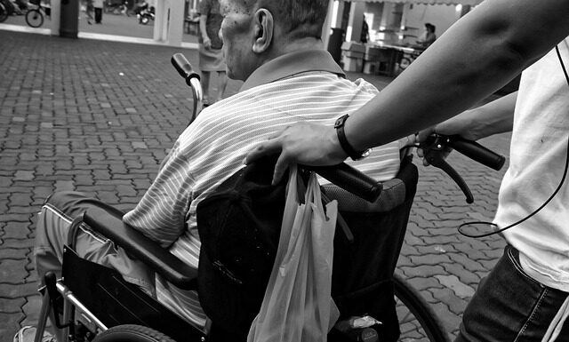 Czy opiekun stażu musi być na egzaminie?